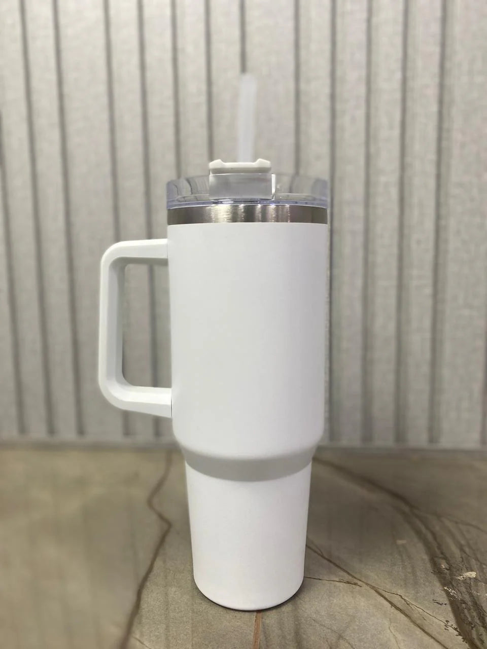 Close-up of leak-proof tumbler lid showing secure sealing design.